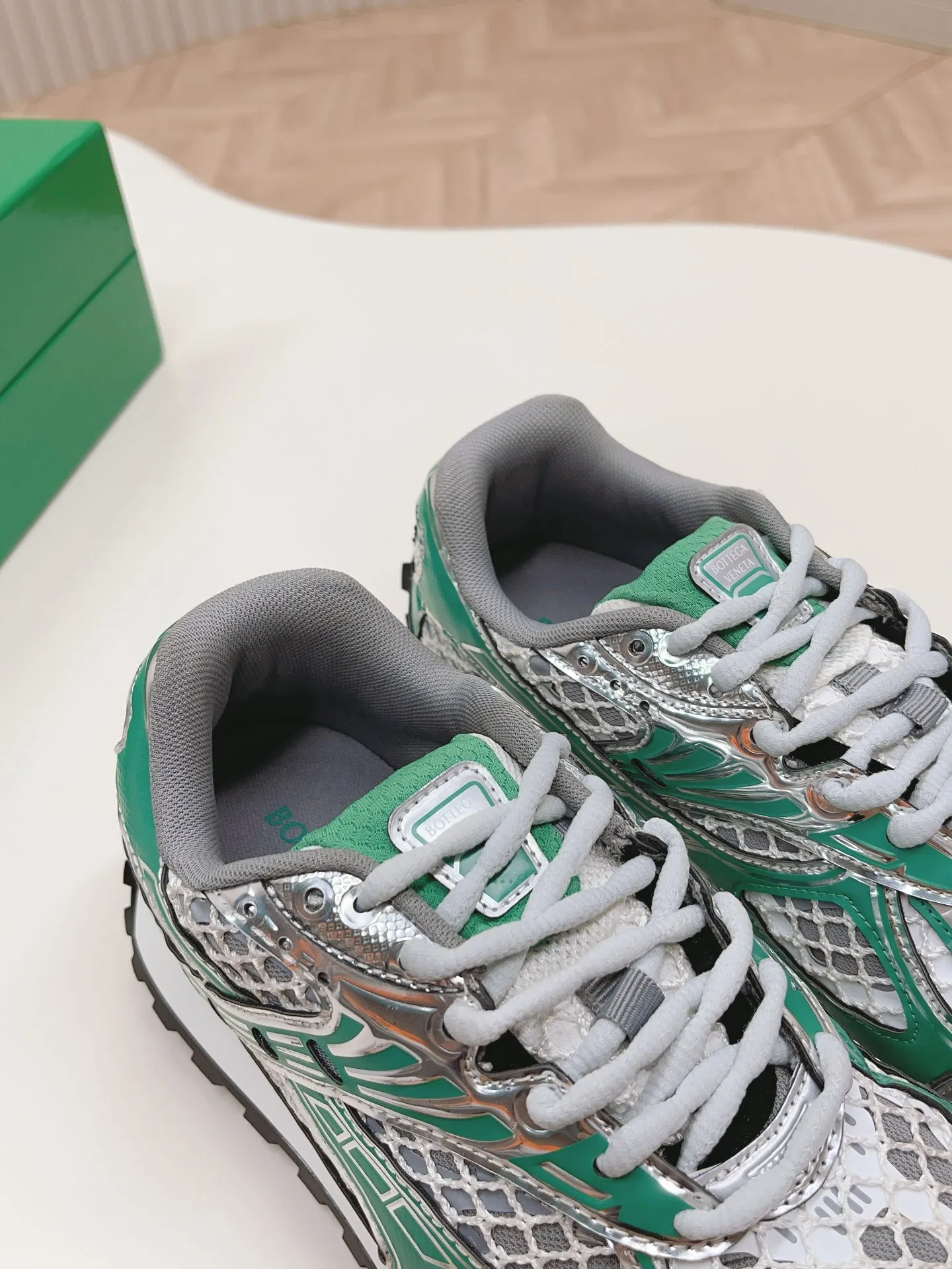 👟👟Ex-factory price 560👟👟 Women's shoes, women's clothing, the latest popular models, couples' models, Bottega Veneta BV23, the new Orbit designer's curtain call, casual sneakers, a new style of freehand pure and unconstrained, with modern symbols in color, fashionable, cool and handsome, simply invincible, retro and versatile, all original craftsmanship 35-40